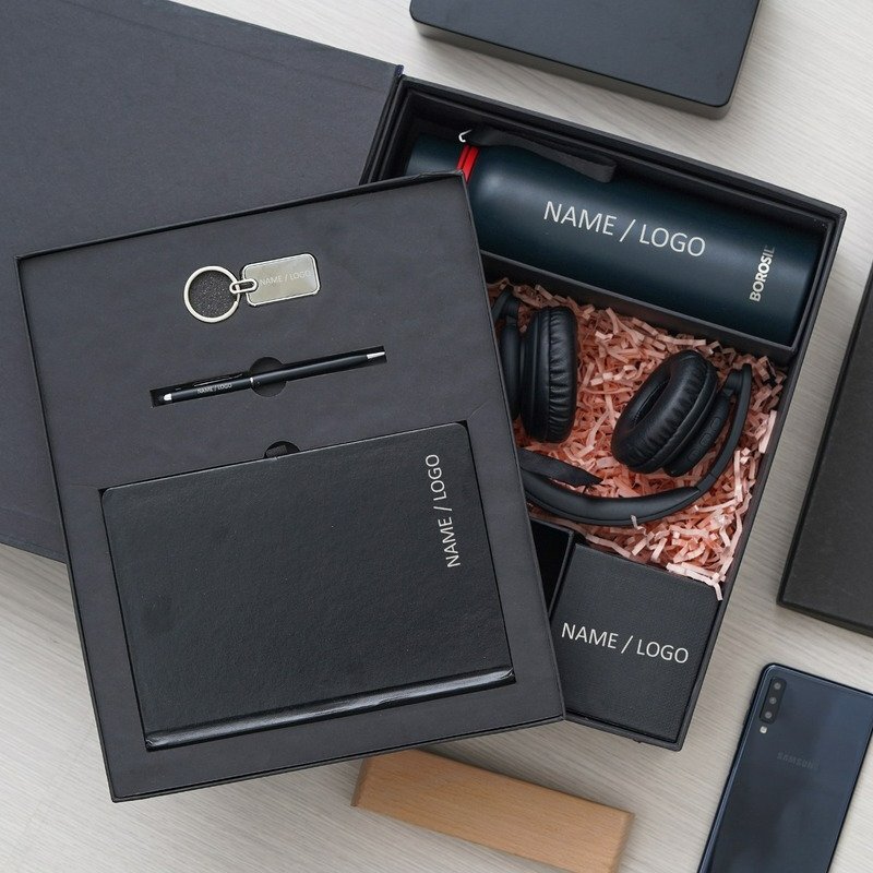 Travel Accessories Hampers